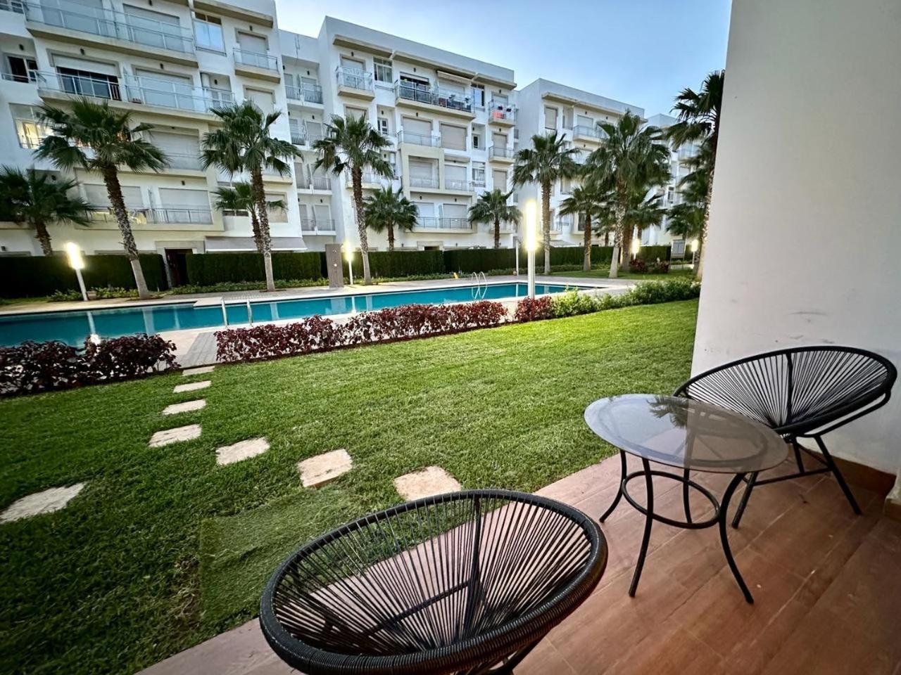 Apartamento Apparemment De Luxe Vue Piscine Bouznika Exterior foto