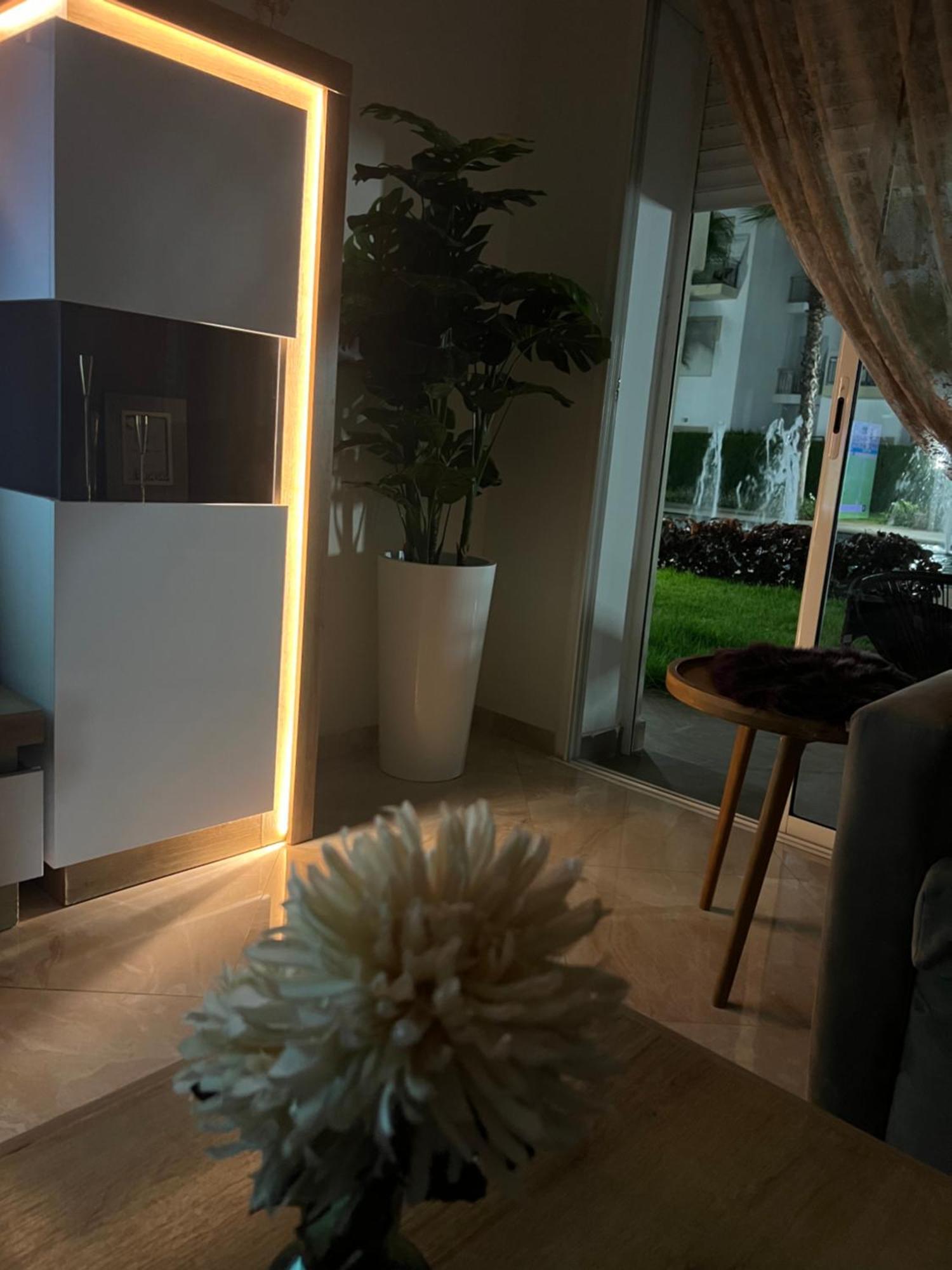 Apartamento Apparemment De Luxe Vue Piscine Bouznika Exterior foto